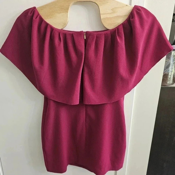NWT Trina‎ turk zeal off the shoulder crepe cape cocktail dress raspberry size 8 - Picture 3 of 8